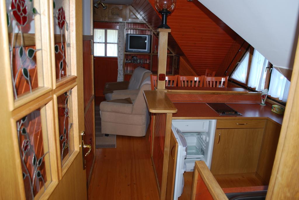 Apartma Mihovc Kamnik Kamer foto